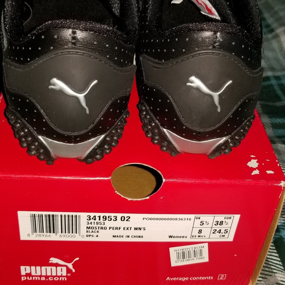 Black puma shoes